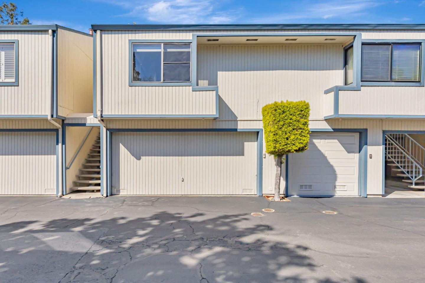 Neighborhood Neighborhood-20