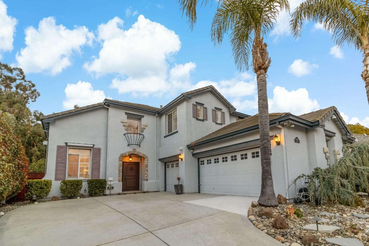 Neighborhood Neighborhood-41