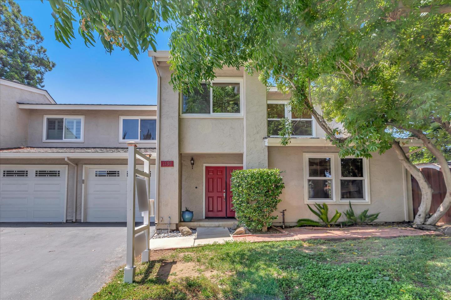 Neighborhood Neighborhood-20