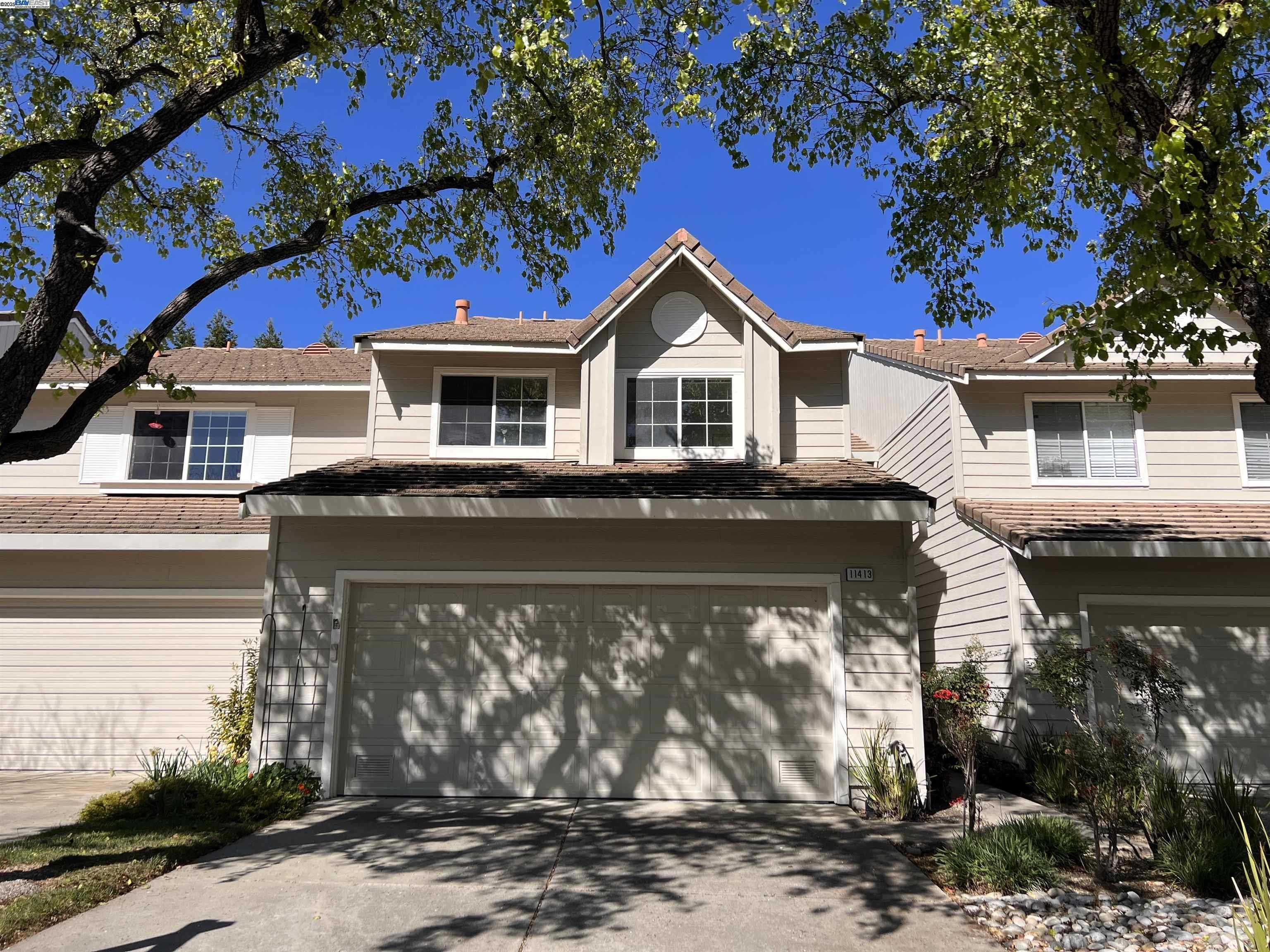 Neighborhood Neighborhood-20