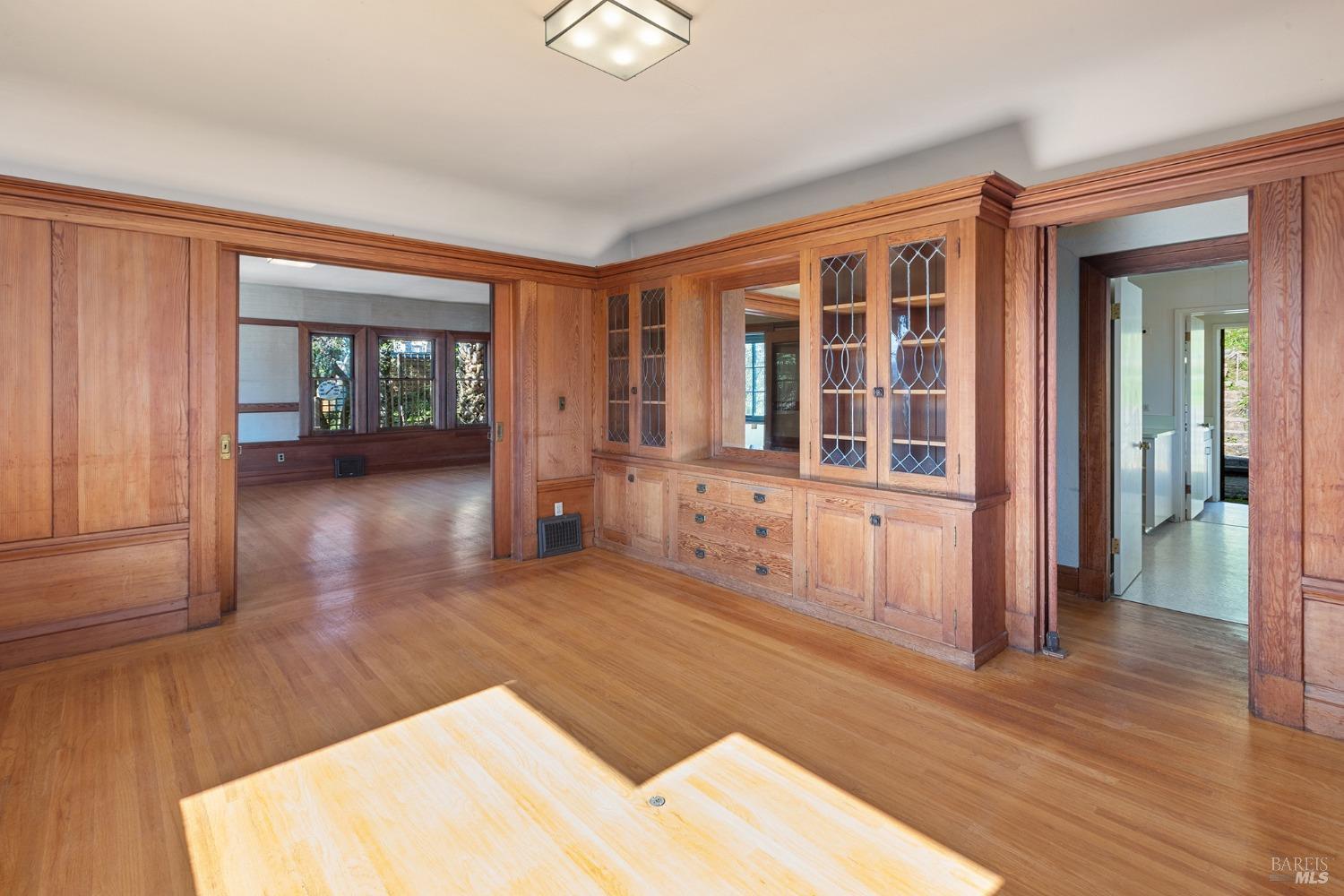 Neighborhood Neighborhood-4