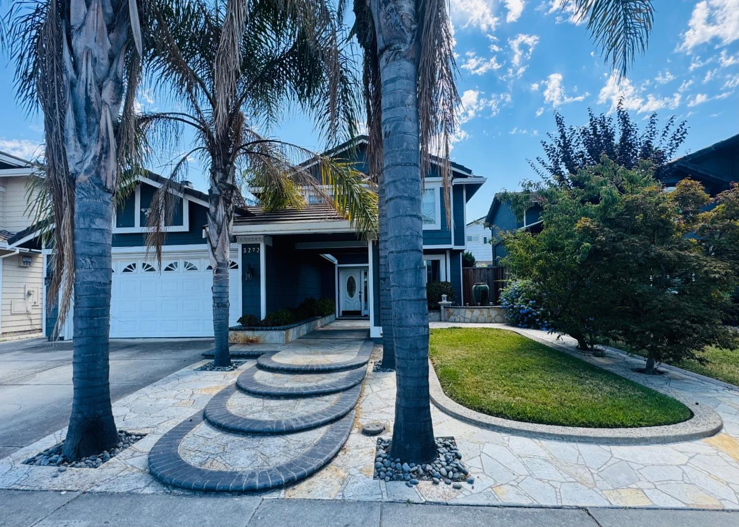 Neighborhood Neighborhood-20