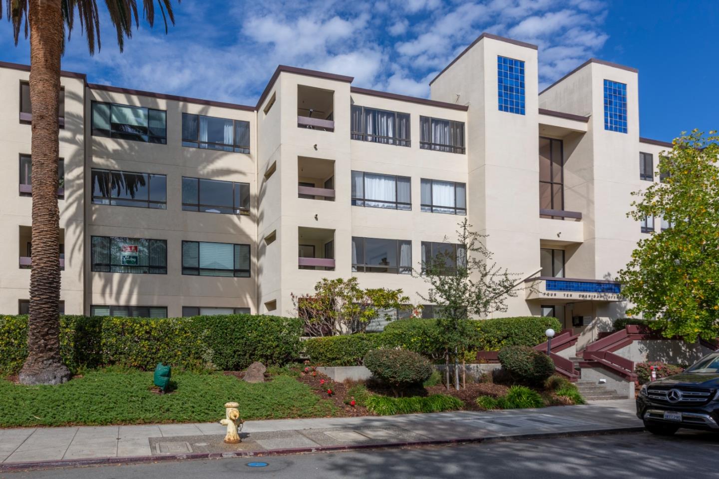 Neighborhood Neighborhood-8