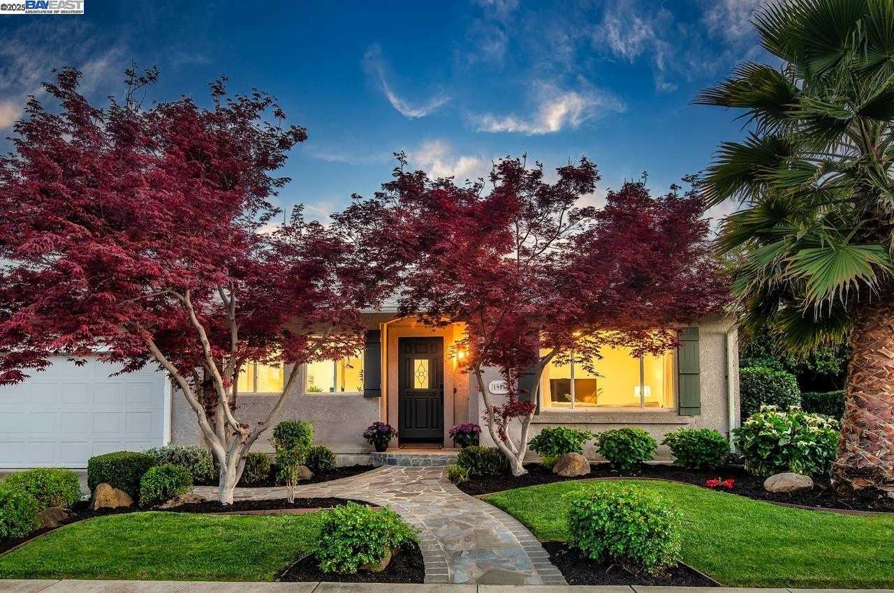 Neighborhood Neighborhood-27