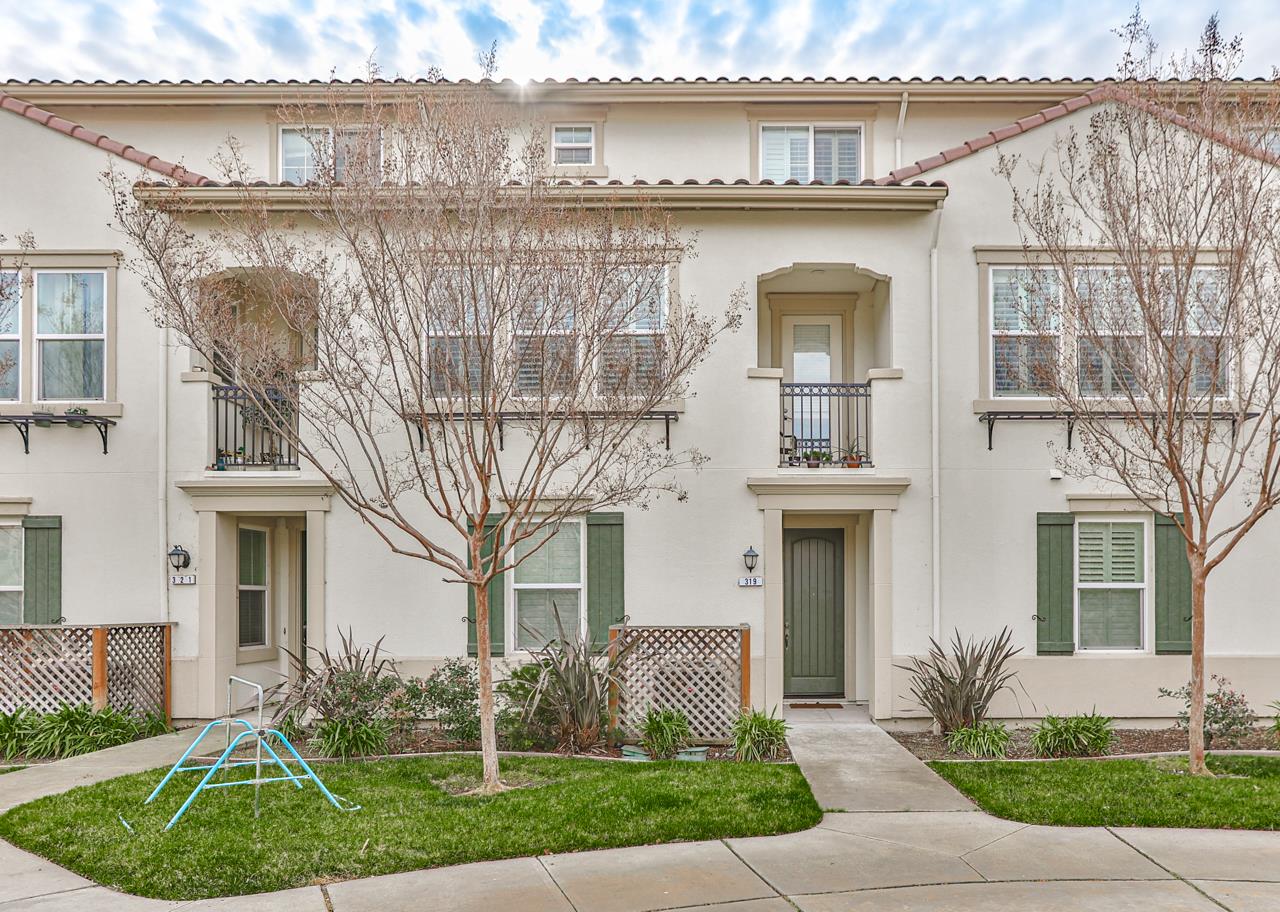 Neighborhood Neighborhood-246