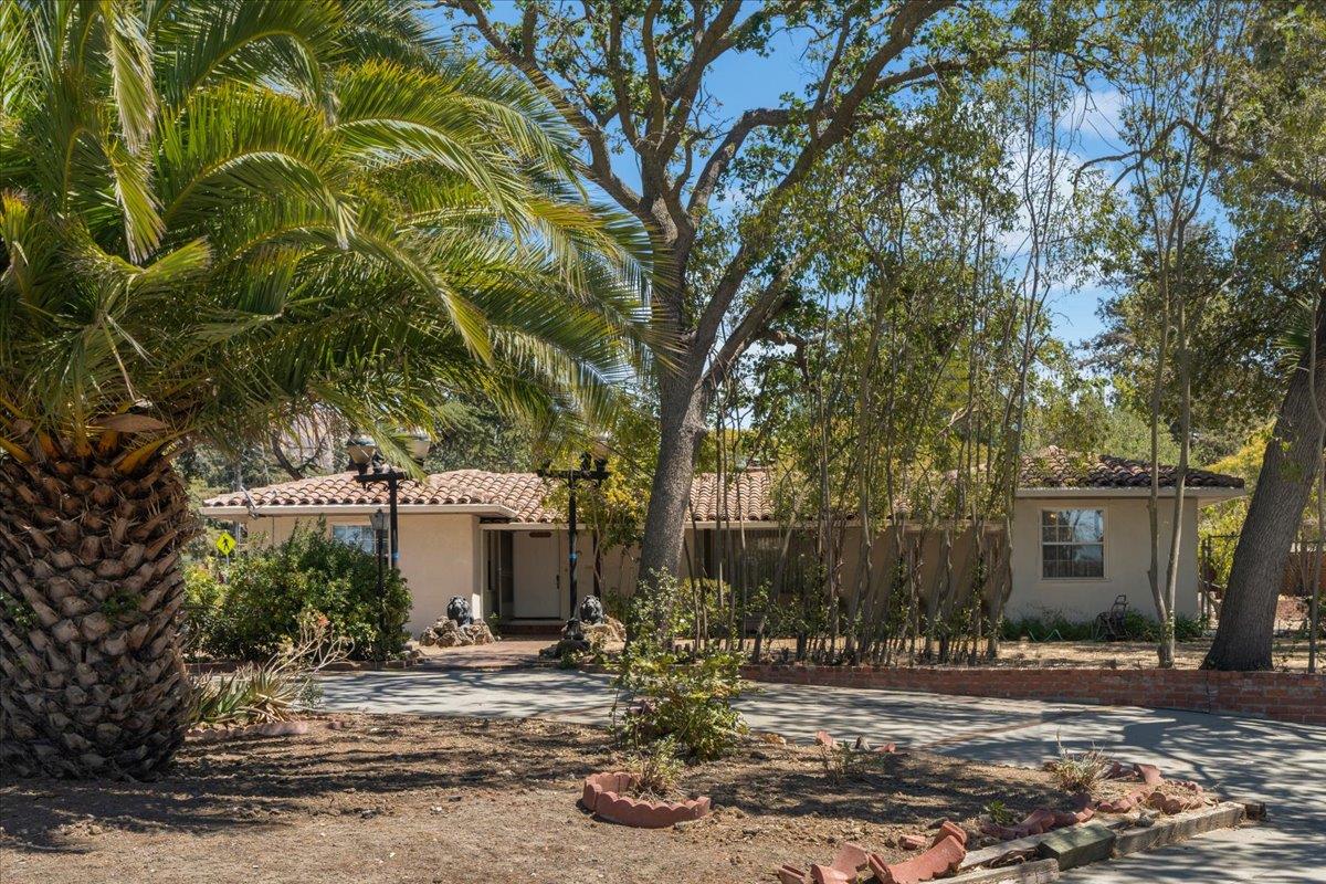 Neighborhood Neighborhood-68