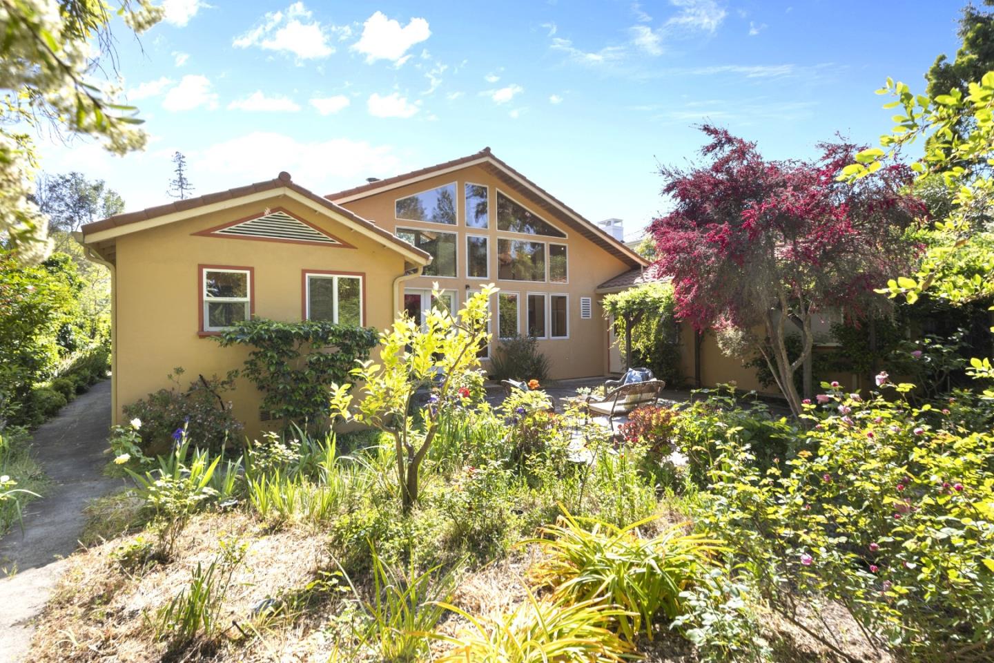 Neighborhood Neighborhood-20