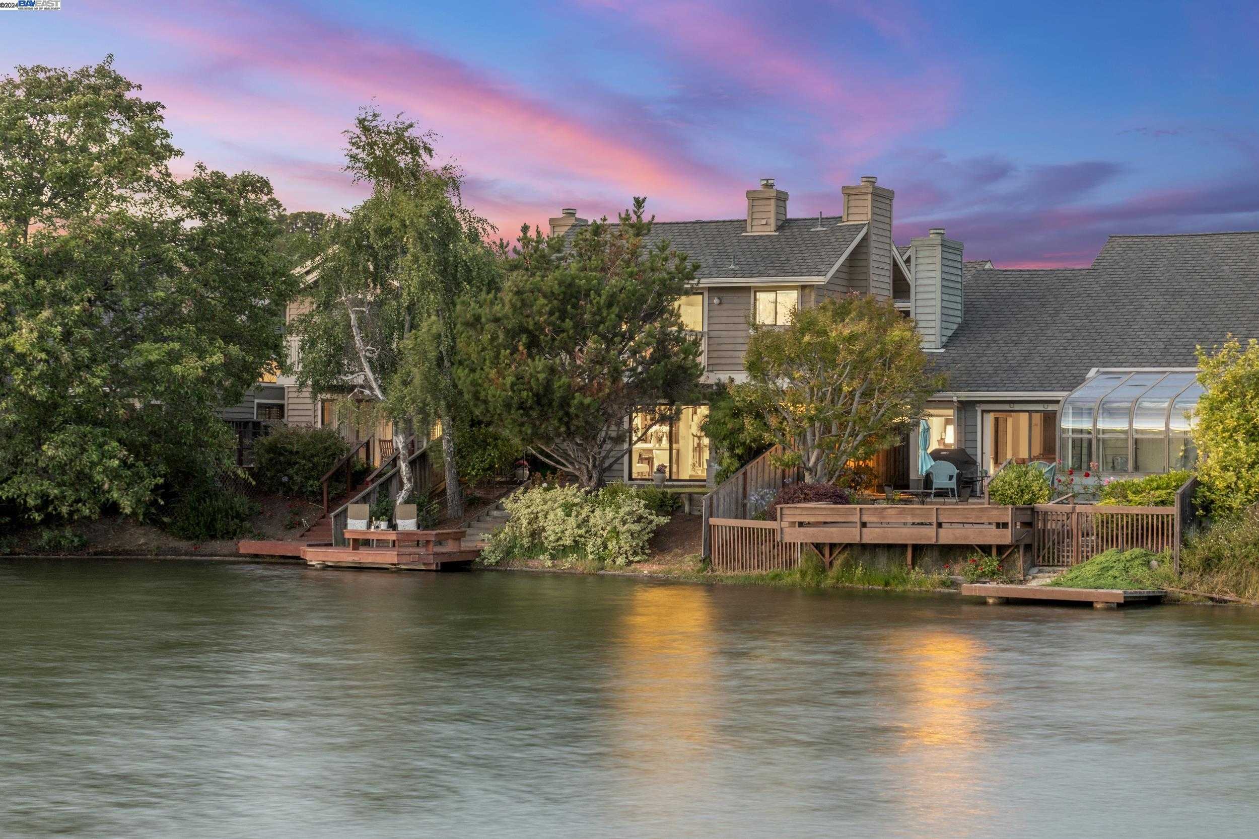 Neighborhood Neighborhood-15