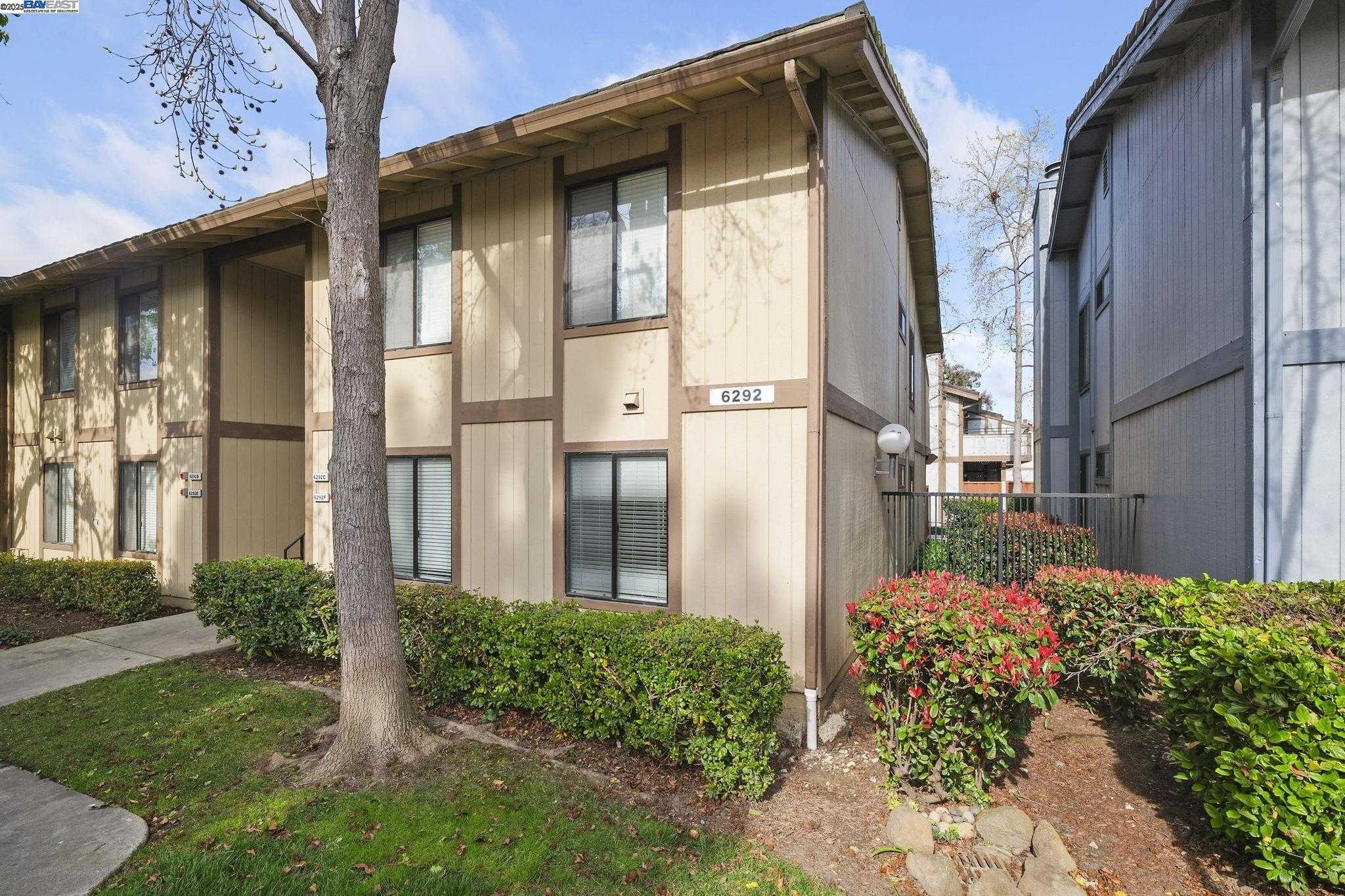 Neighborhood Neighborhood-9