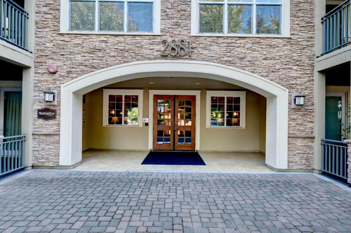 Neighborhood Neighborhood-100