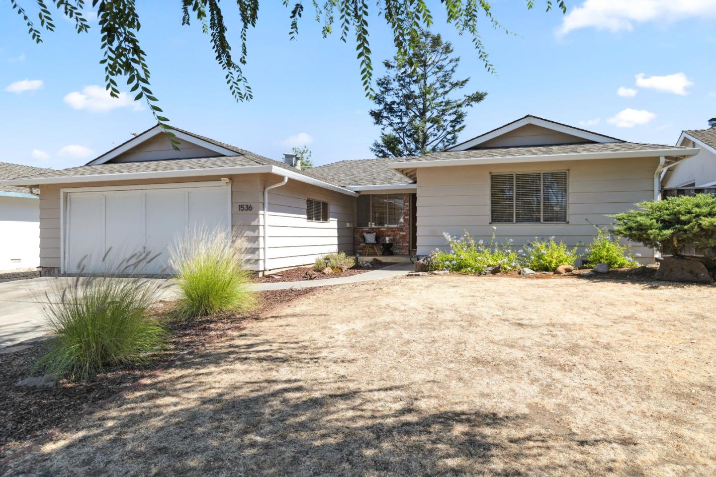 Neighborhood Neighborhood-20