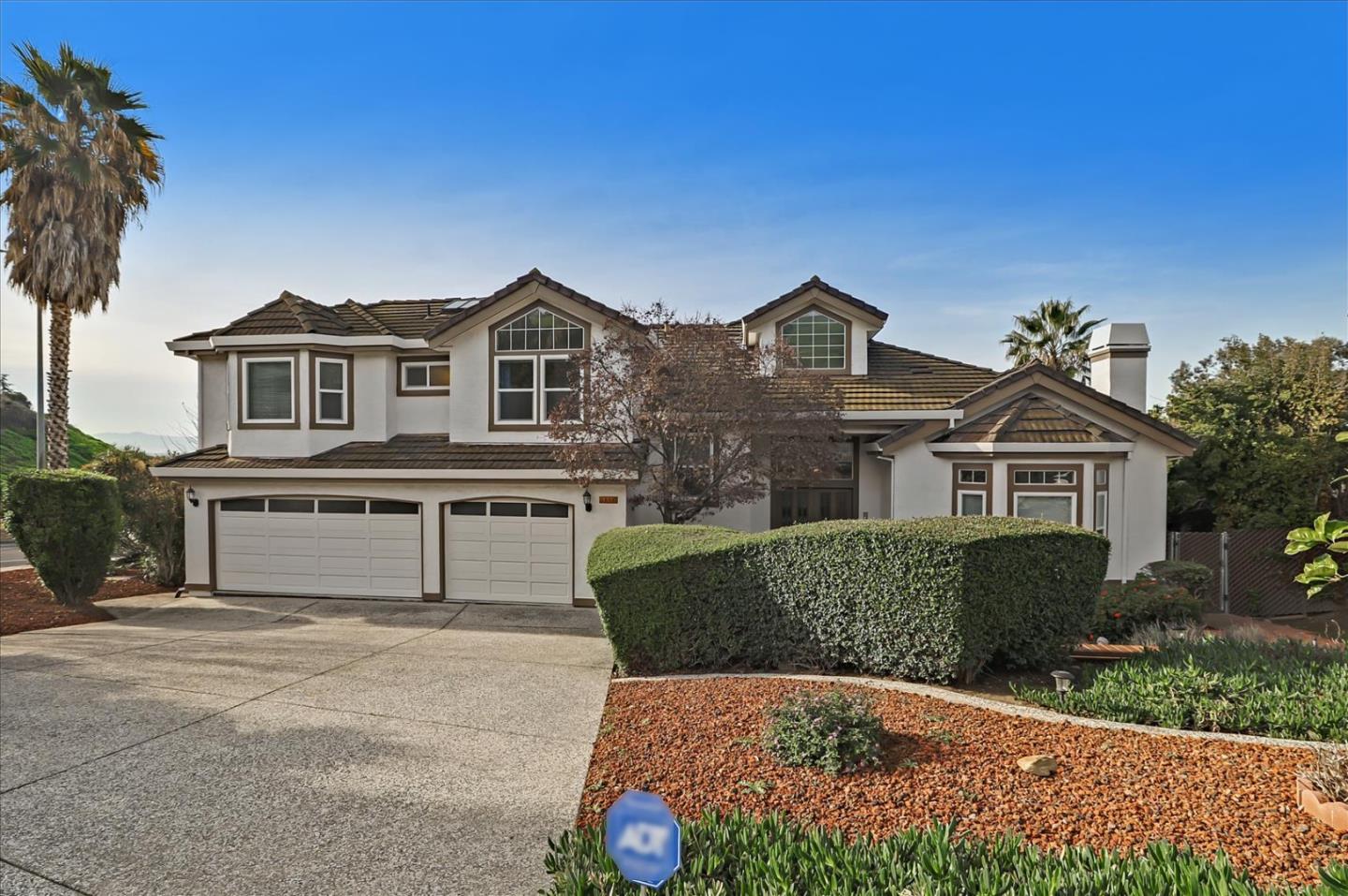 Neighborhood Neighborhood-116