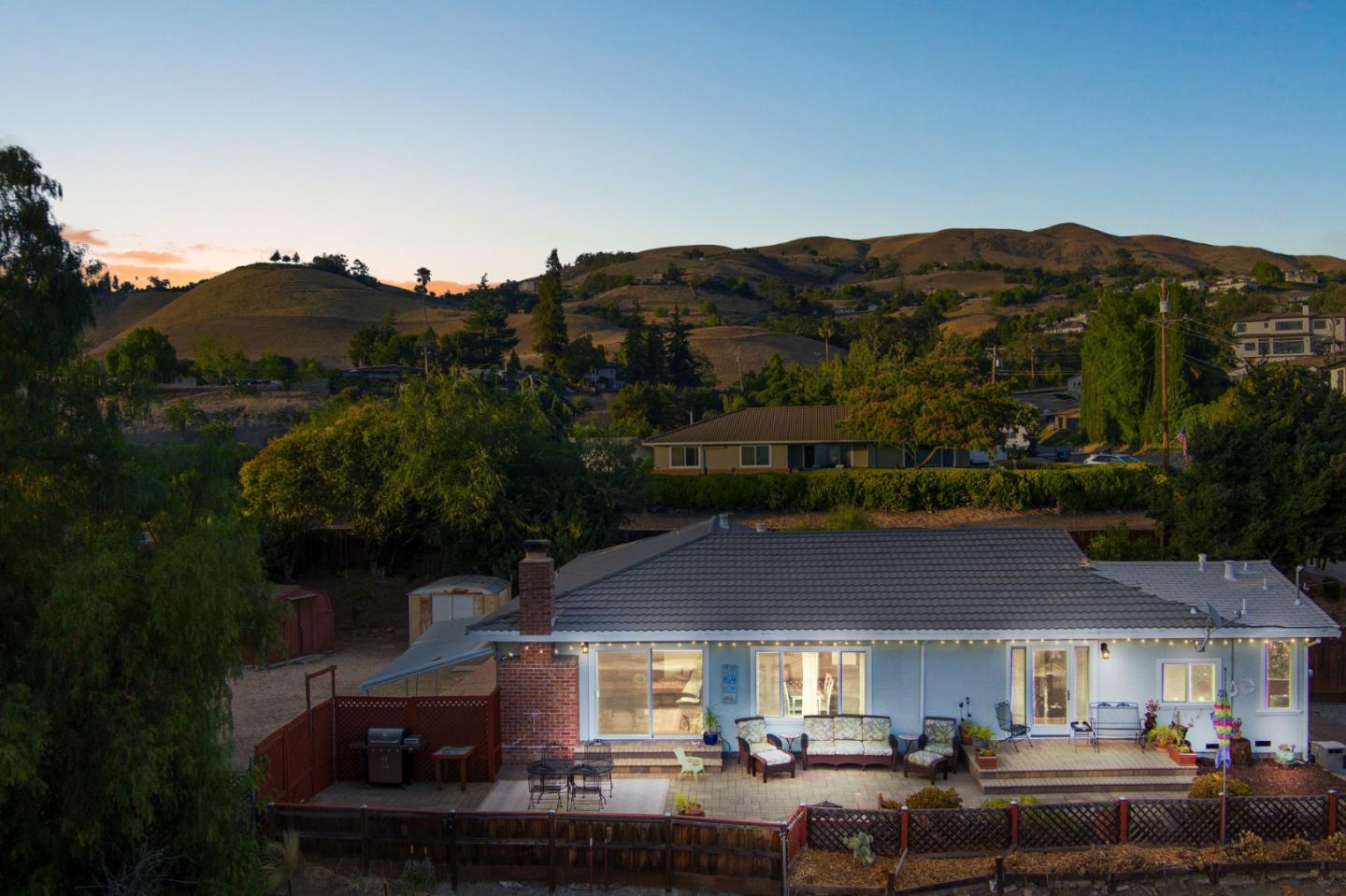 Neighborhood Neighborhood-110