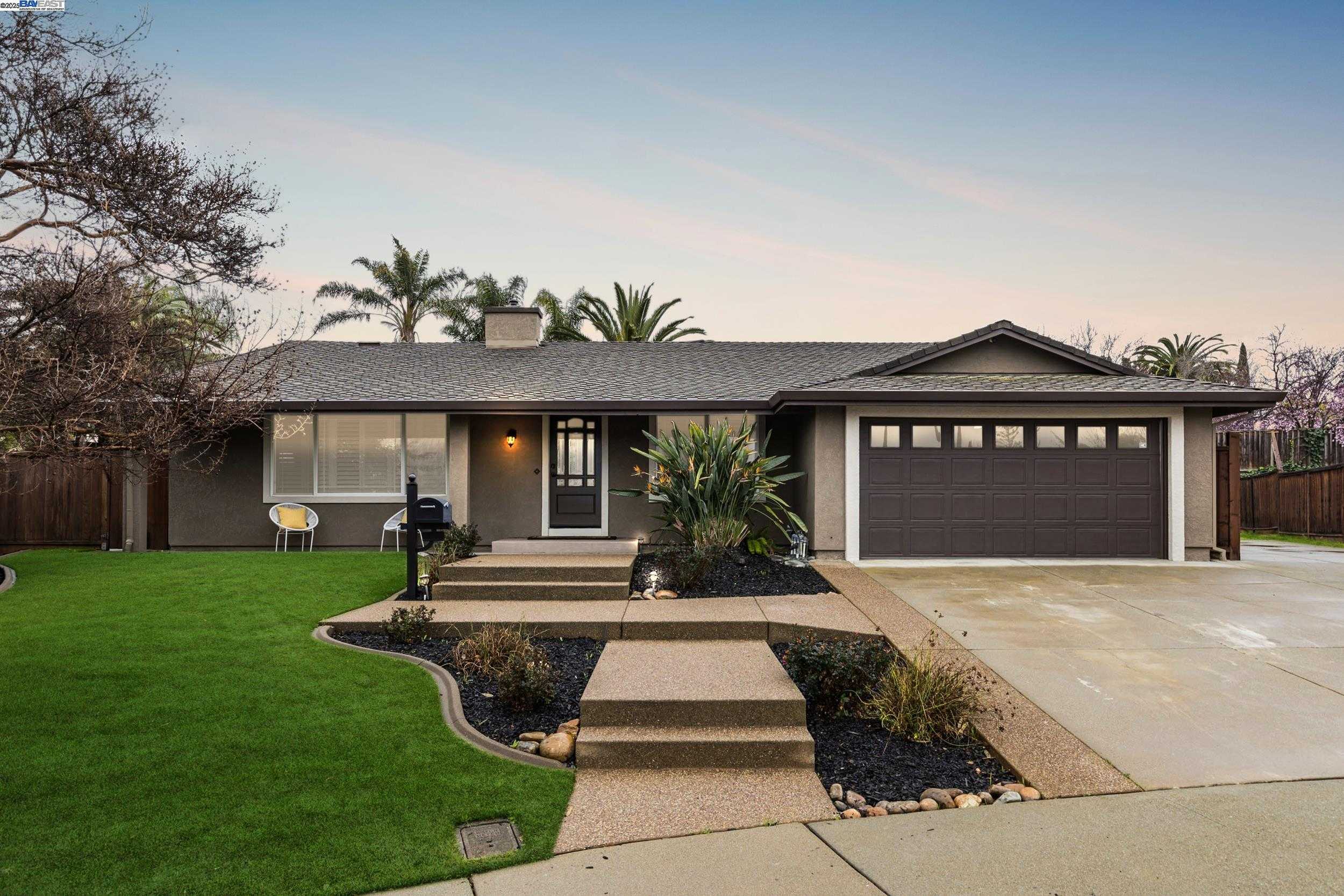 Neighborhood Neighborhood-32