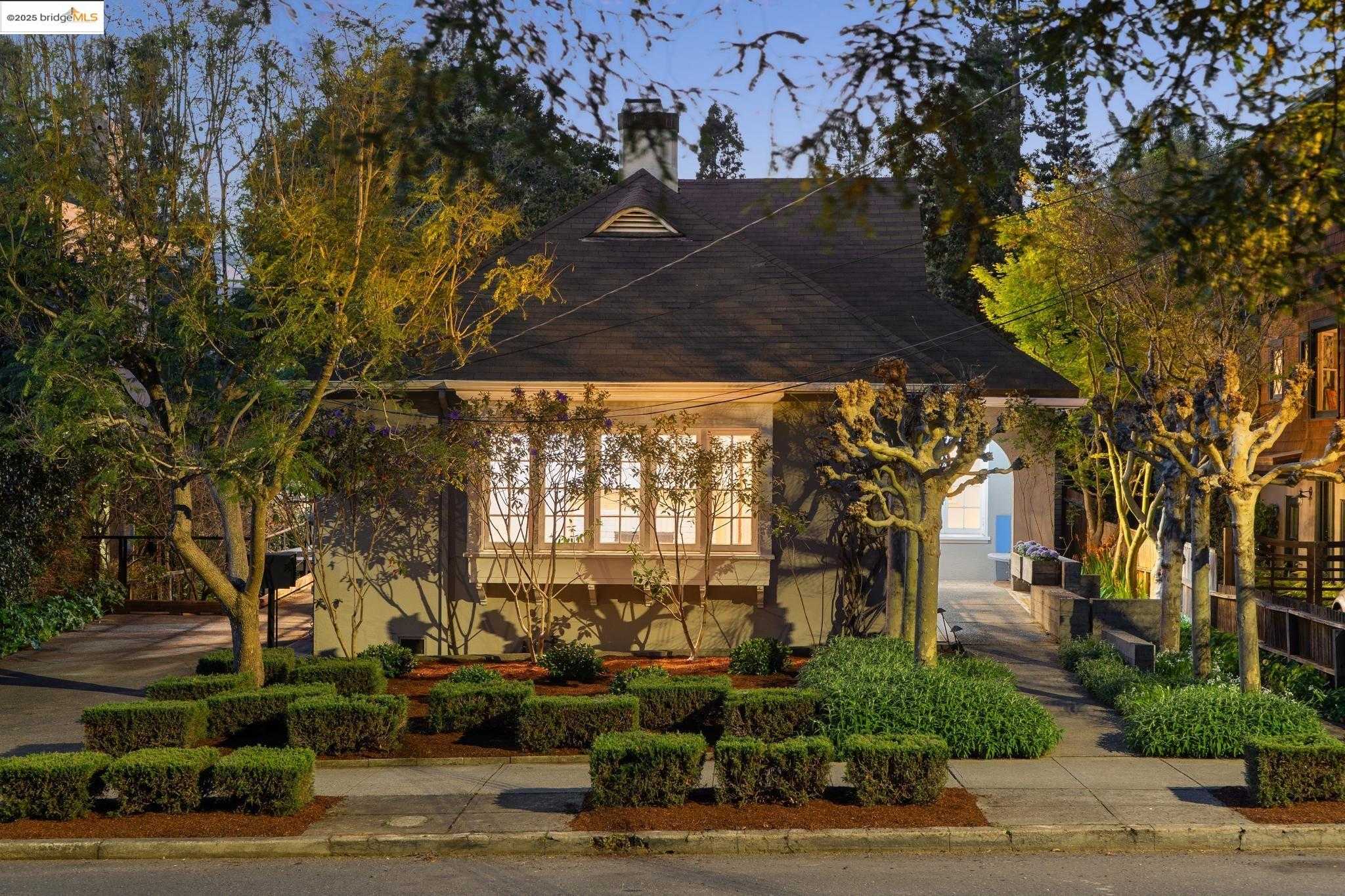 Neighborhood Neighborhood-31