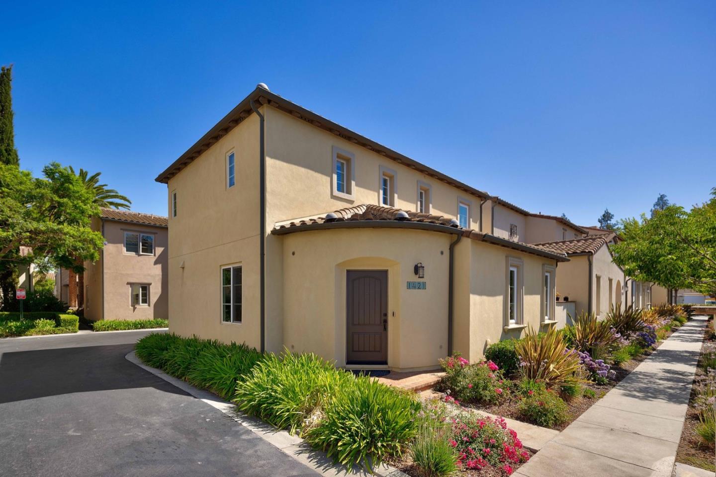 Neighborhood Neighborhood-69