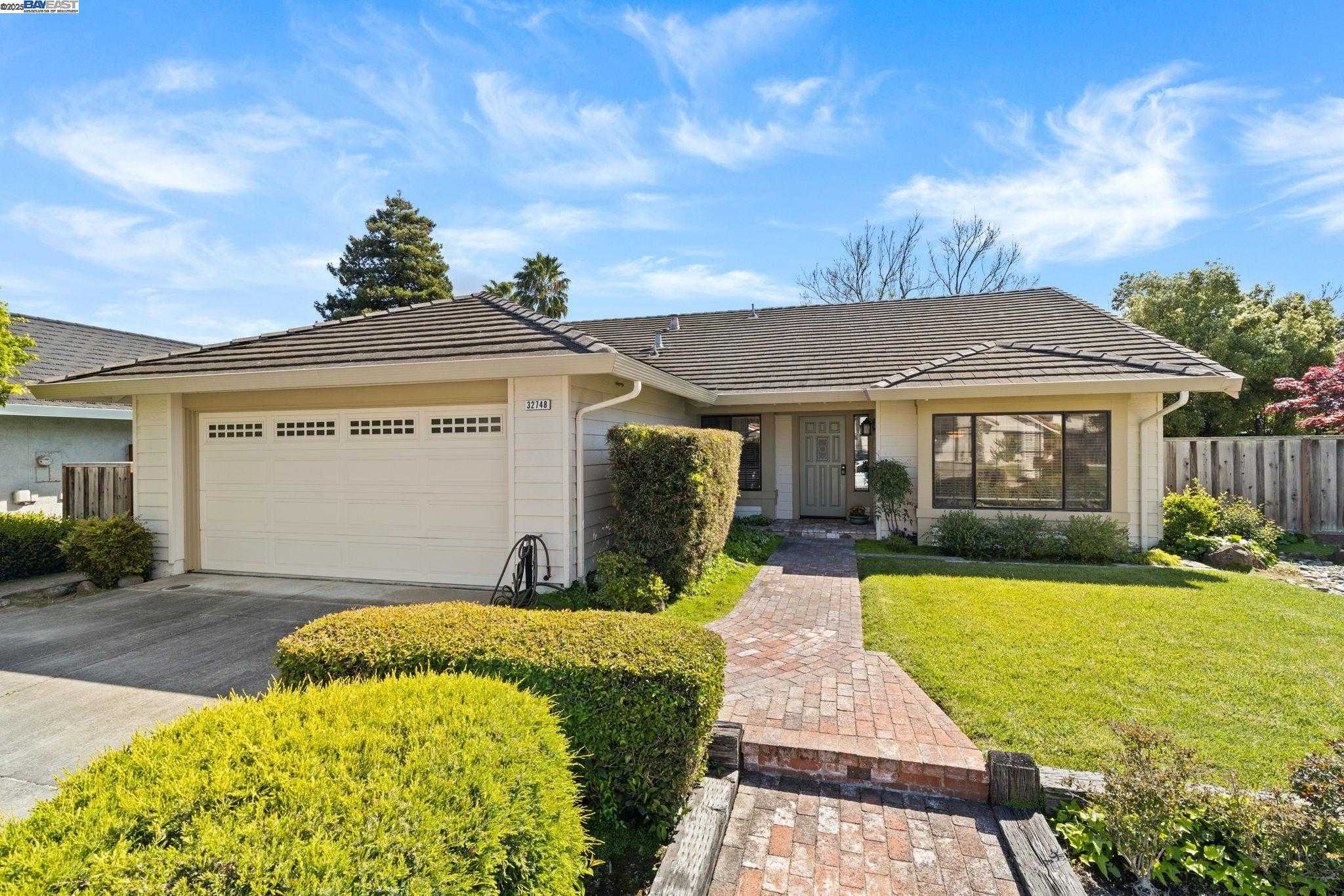 Neighborhood Neighborhood-22