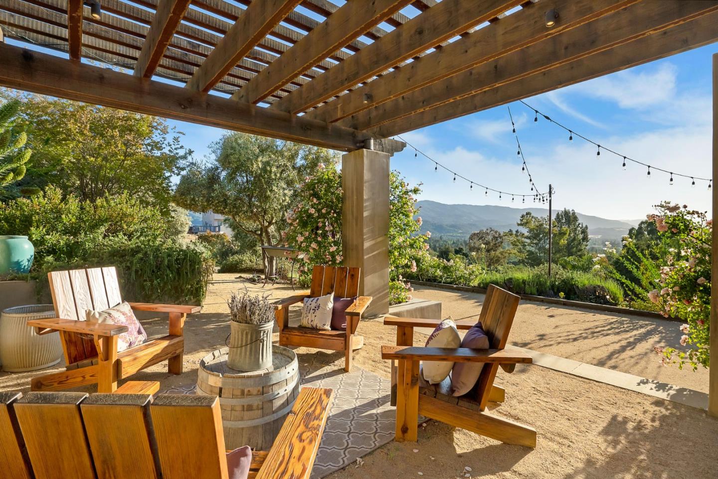 Neighborhood Neighborhood-20