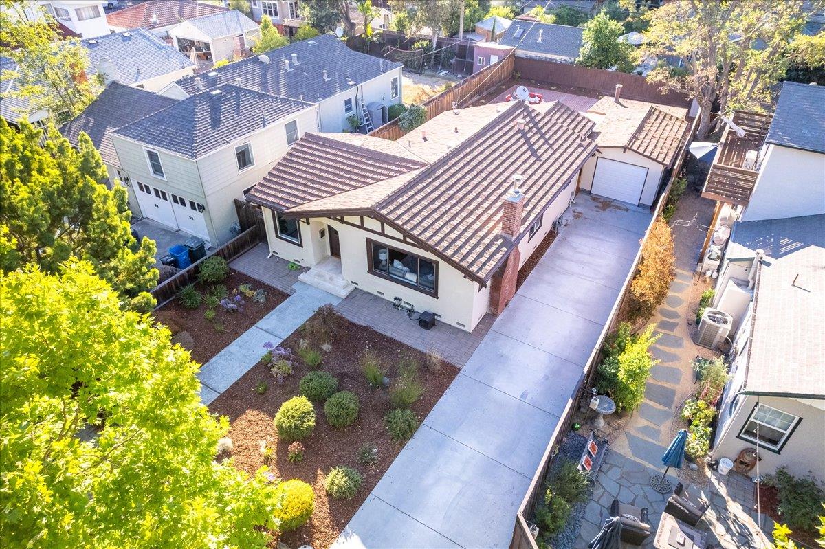 Neighborhood Neighborhood-40