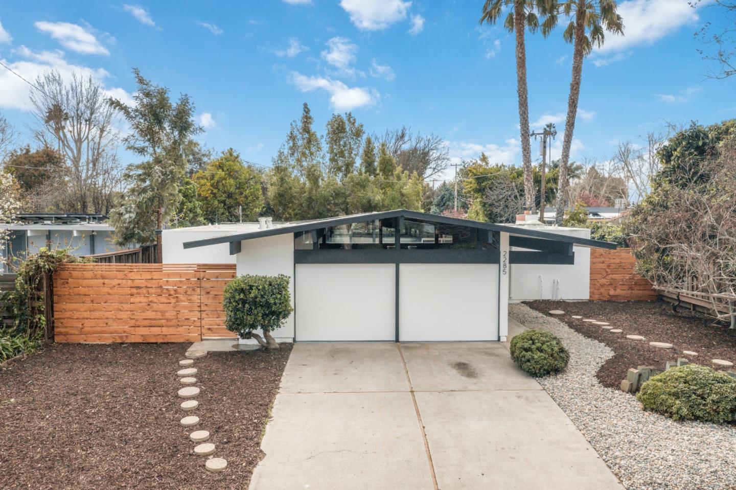 Neighborhood Neighborhood-64