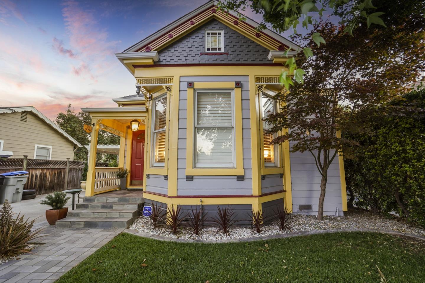 Neighborhood Neighborhood-28