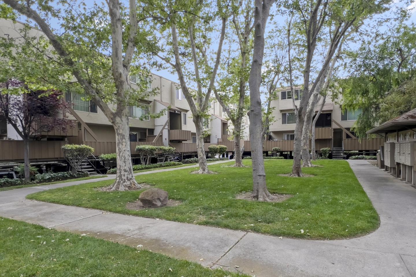 Neighborhood Neighborhood-9