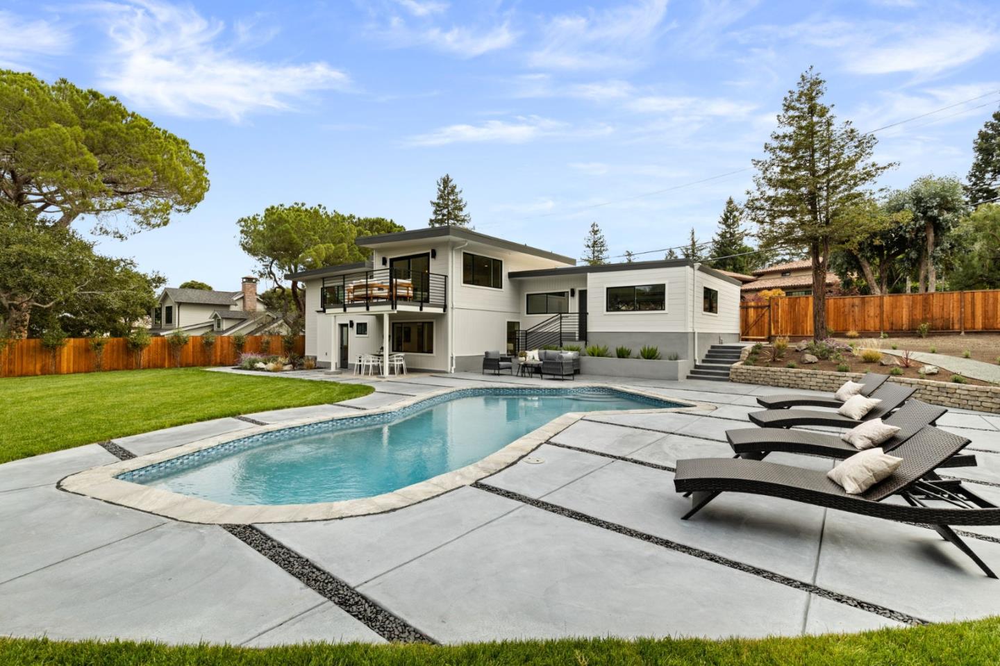 Neighborhood Neighborhood-44