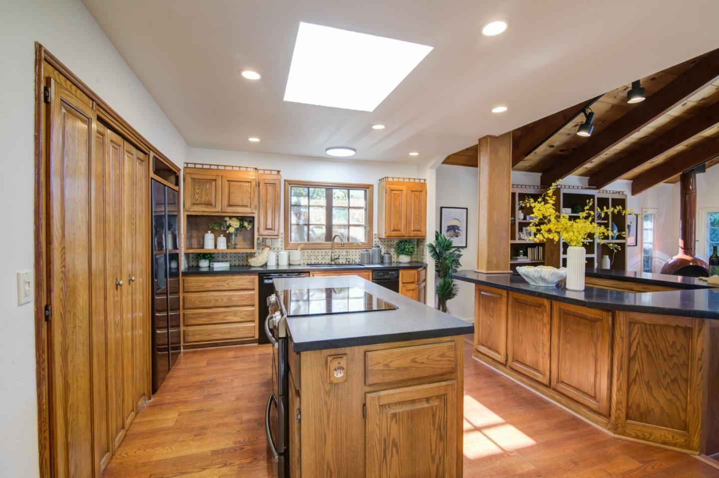 Neighborhood Neighborhood-24