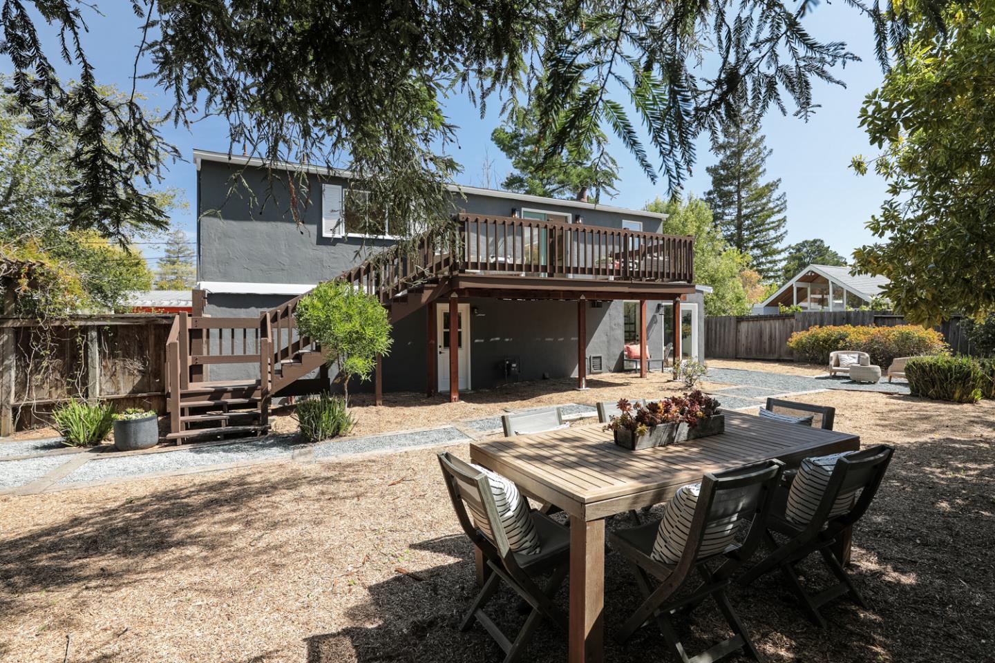 Neighborhood Neighborhood-74