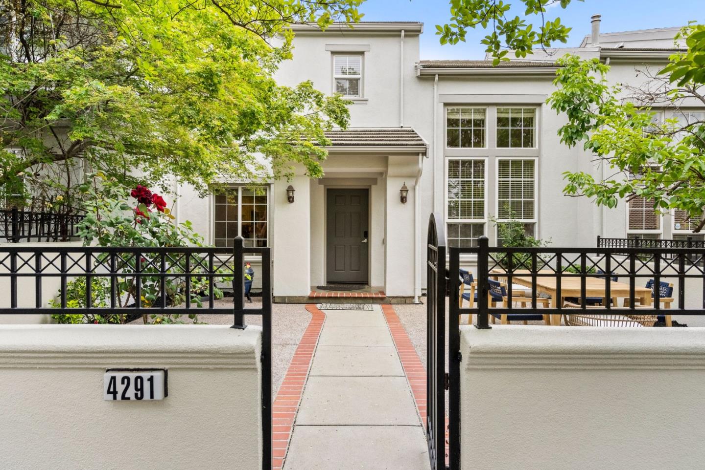 Neighborhood Neighborhood-9