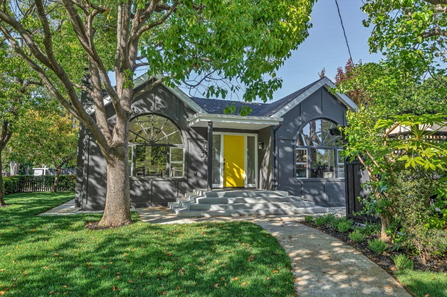 Neighborhood Neighborhood-114