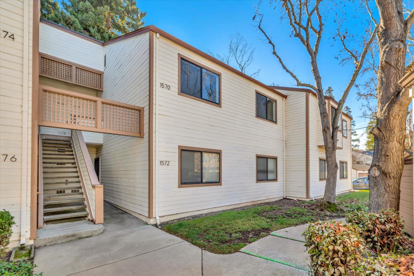 Neighborhood Neighborhood-78