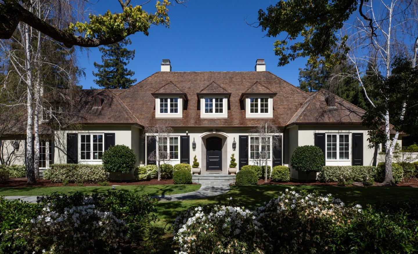 Neighborhood Neighborhood-20