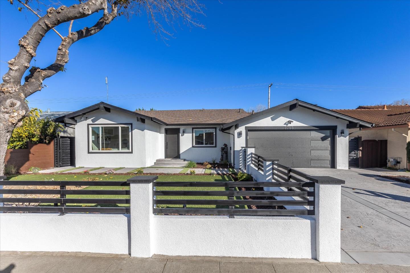 Neighborhood Neighborhood-20