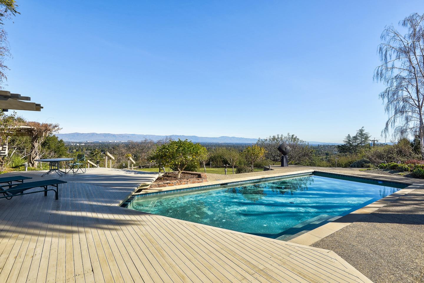 Neighborhood Neighborhood-94