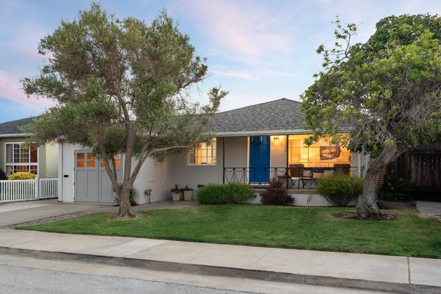 Neighborhood Neighborhood-111