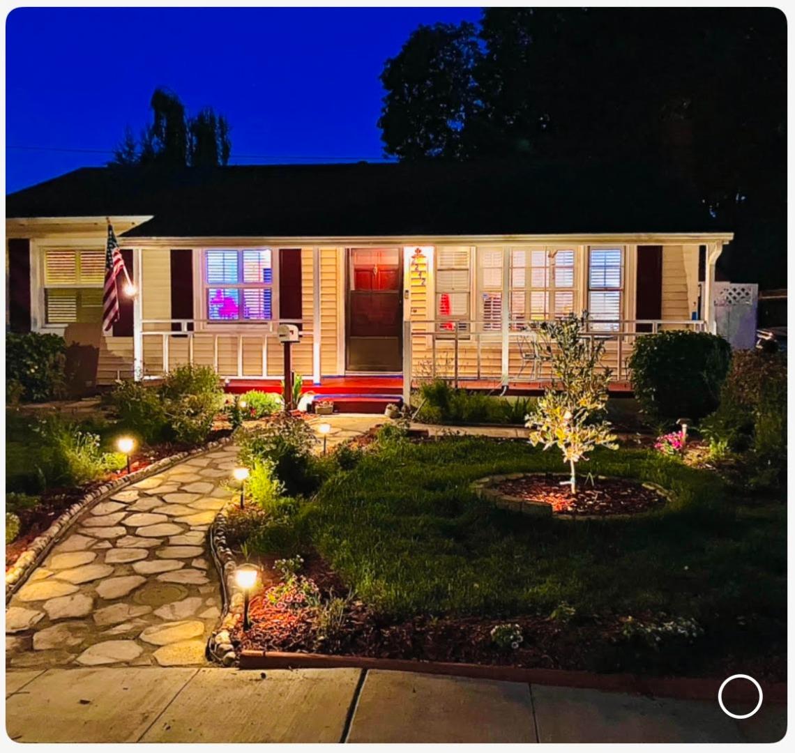 Neighborhood Neighborhood-83