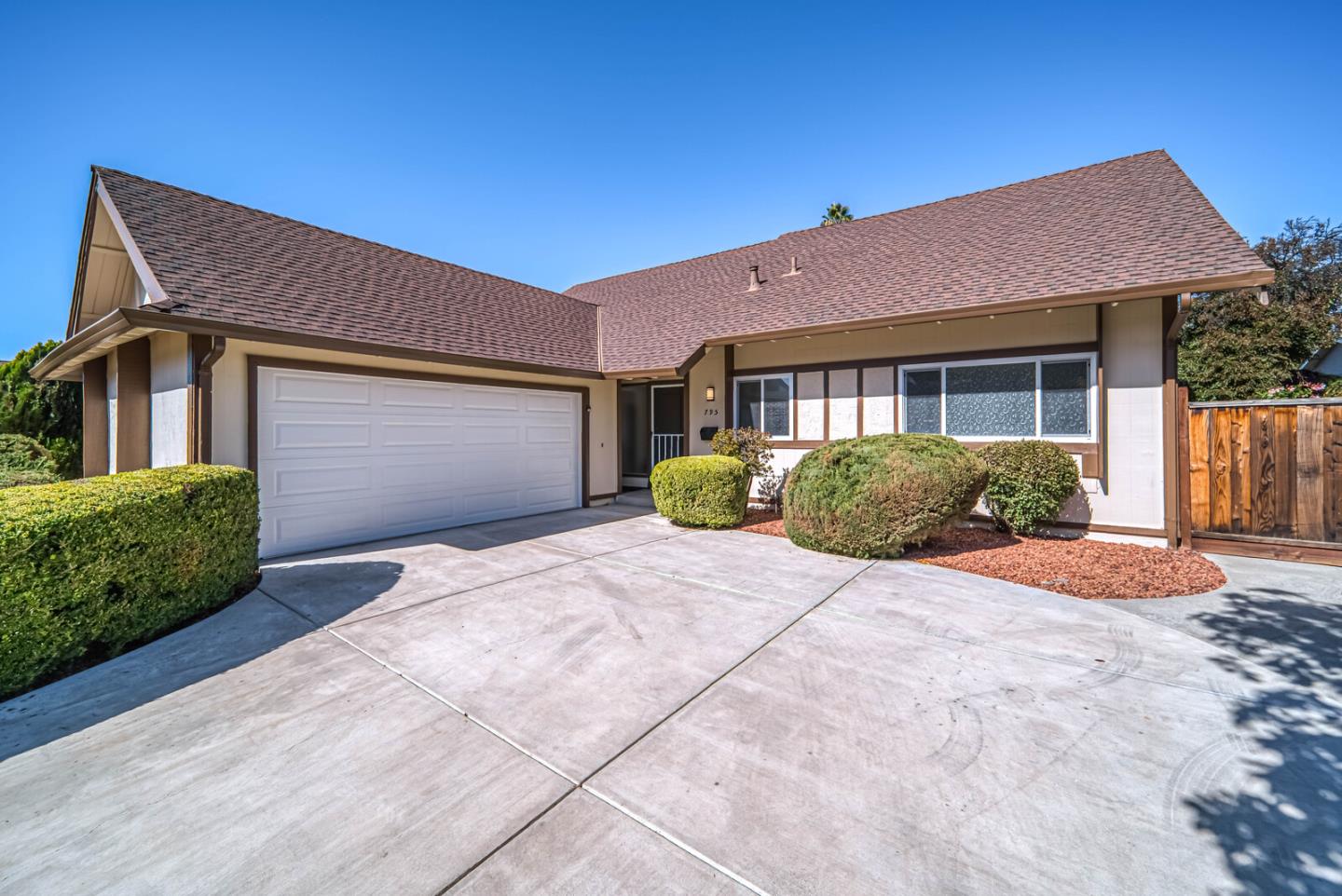 Neighborhood Neighborhood-64