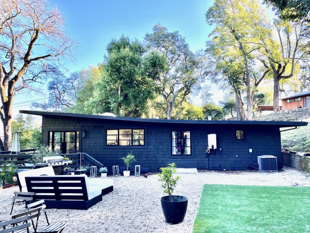 Neighborhood Neighborhood-4