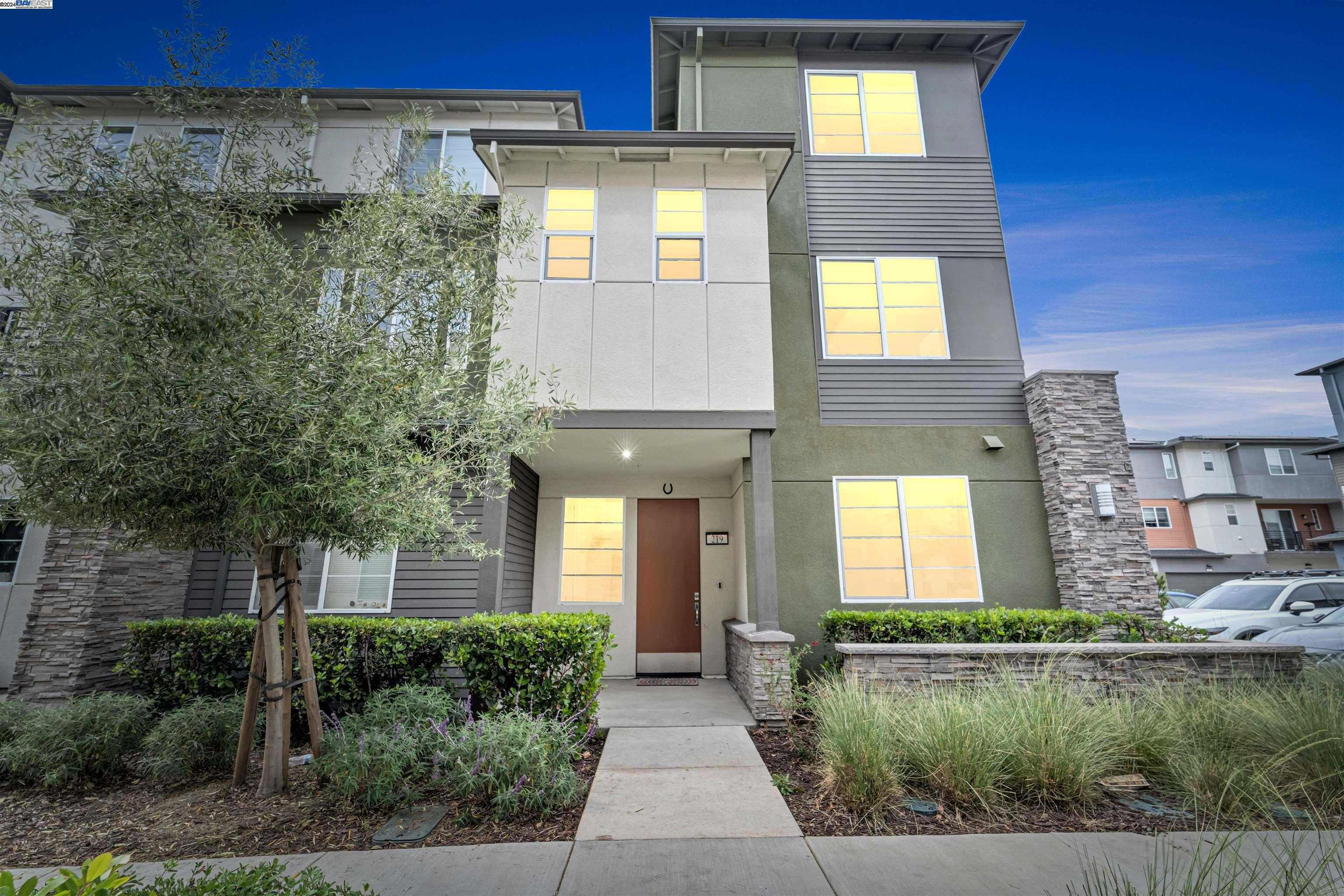 Neighborhood Neighborhood-63