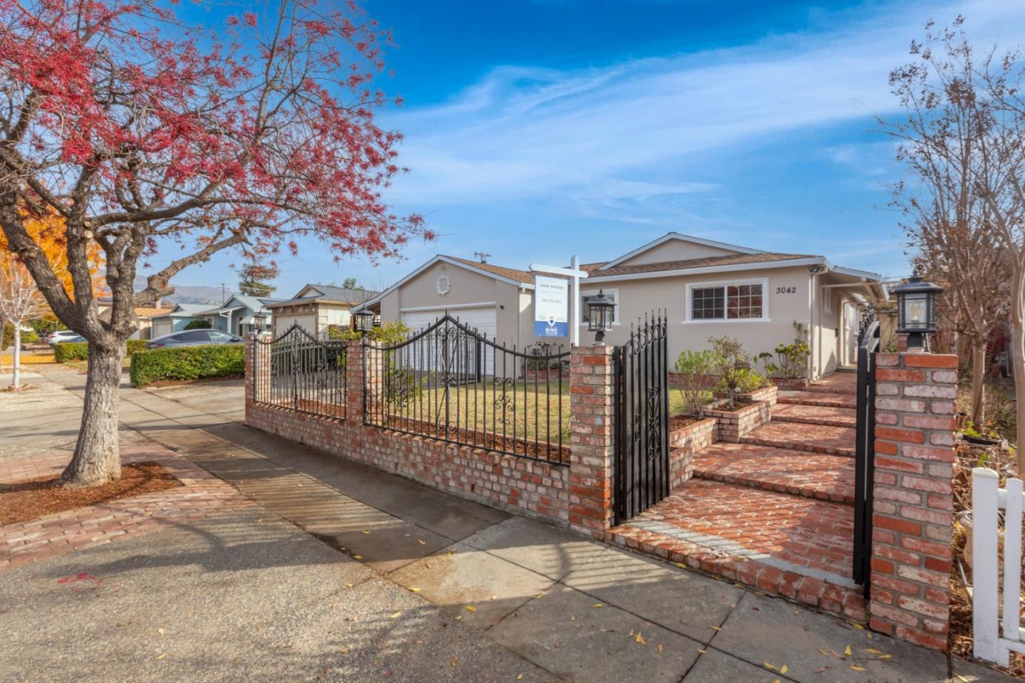 Neighborhood Neighborhood-74