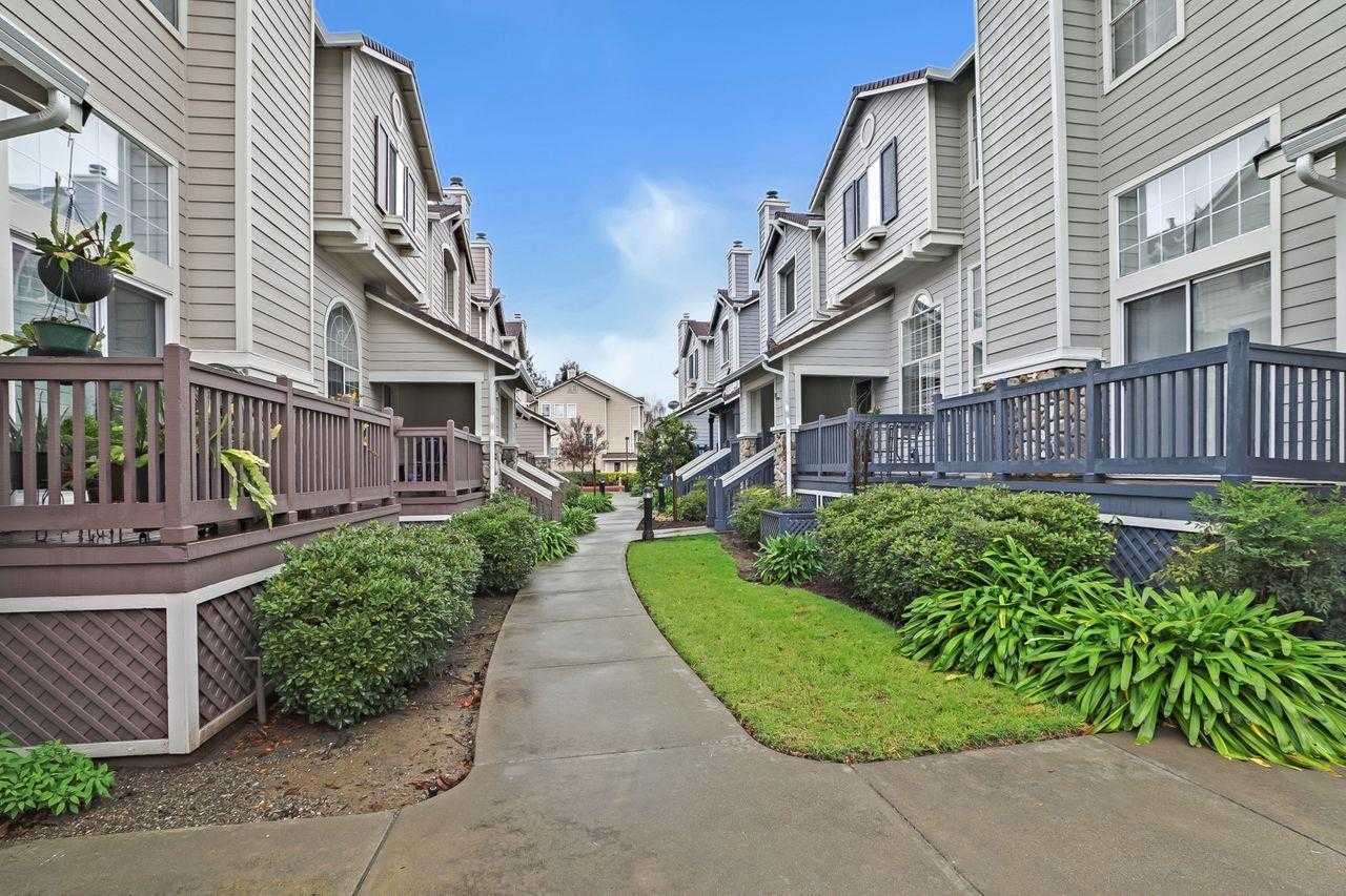 Neighborhood Neighborhood-105