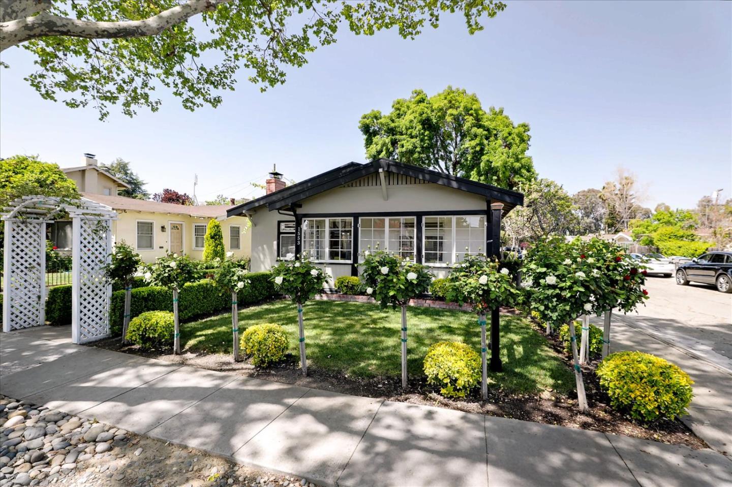 Neighborhood Neighborhood-19