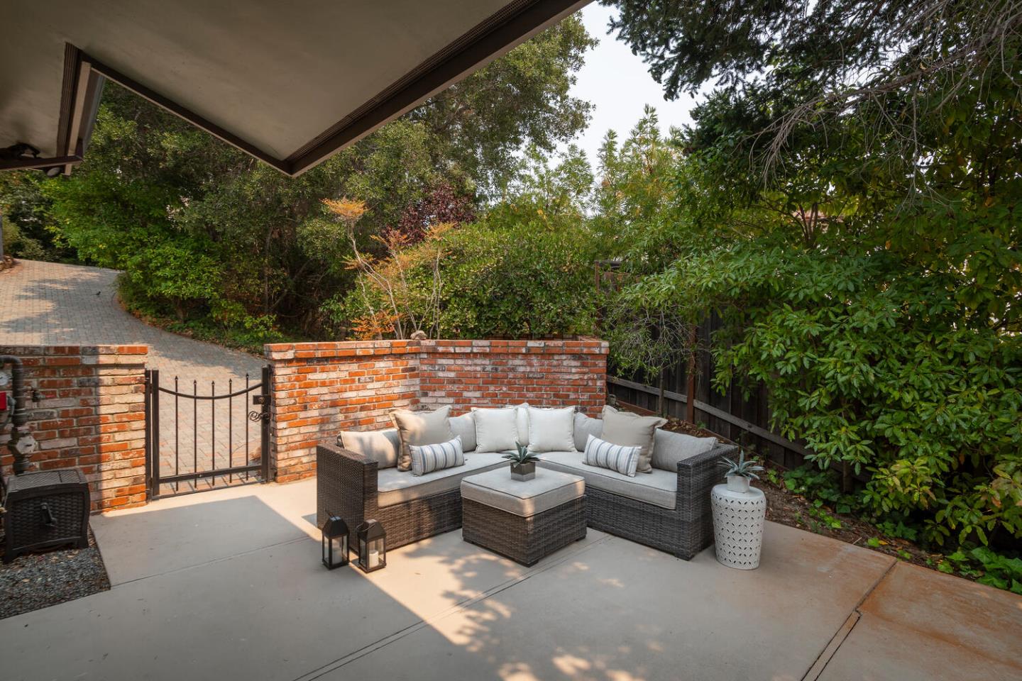 Neighborhood Neighborhood-24