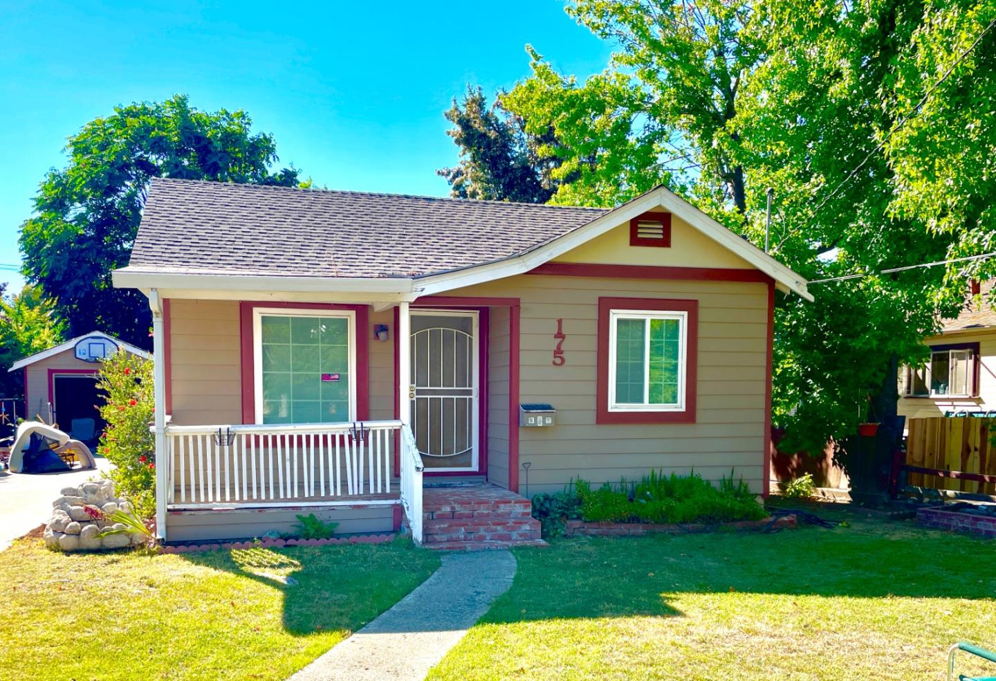 Neighborhood Neighborhood-6