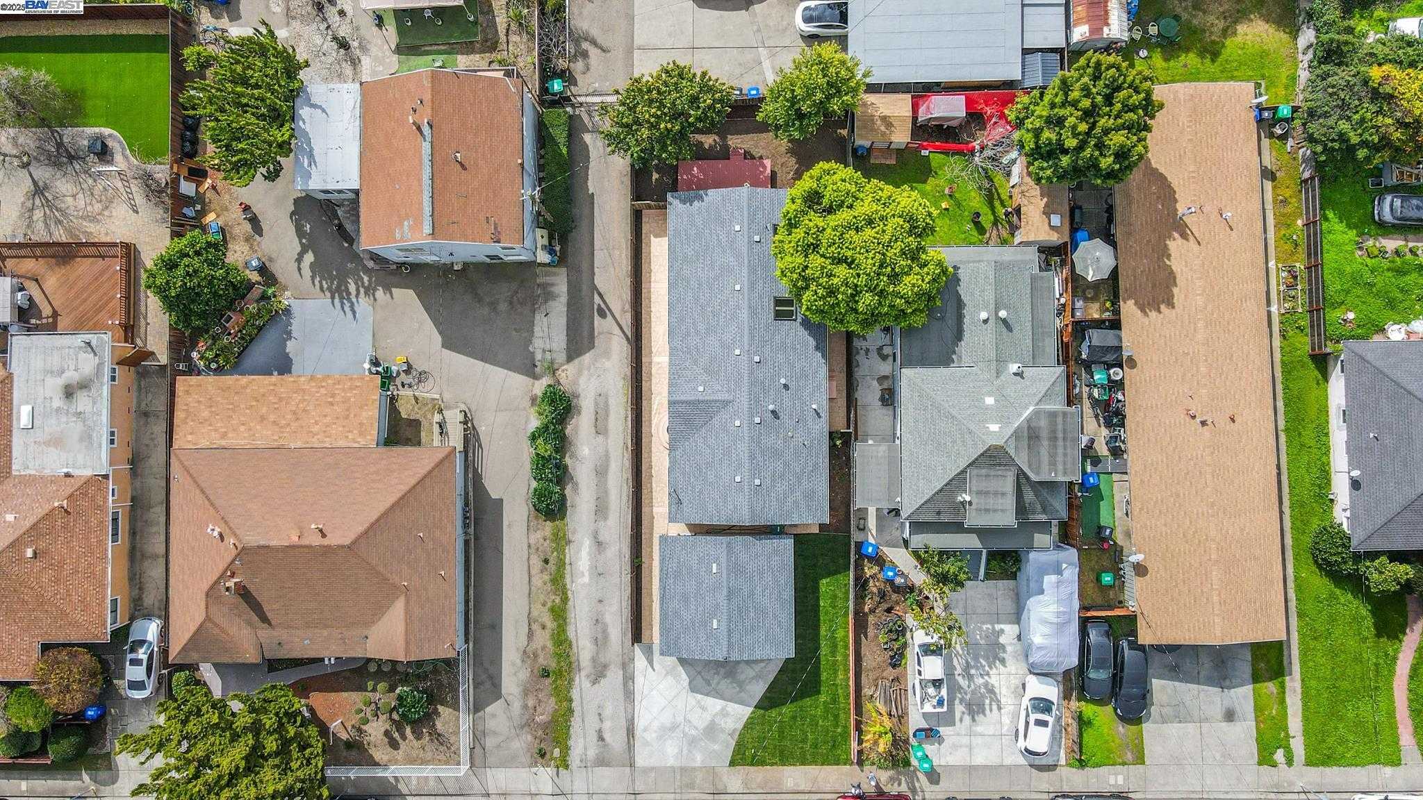 Neighborhood Neighborhood-30