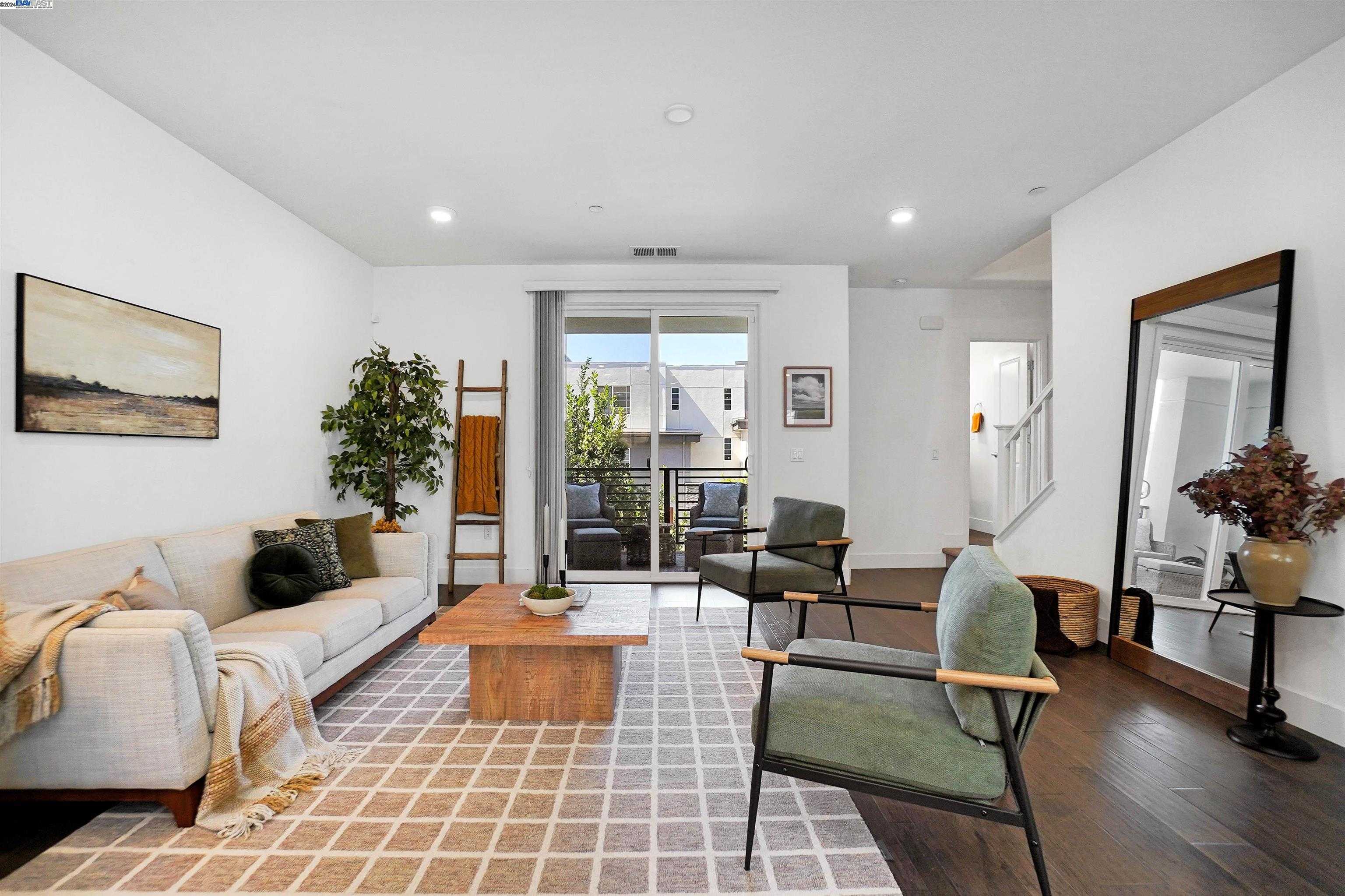 Neighborhood Neighborhood-92