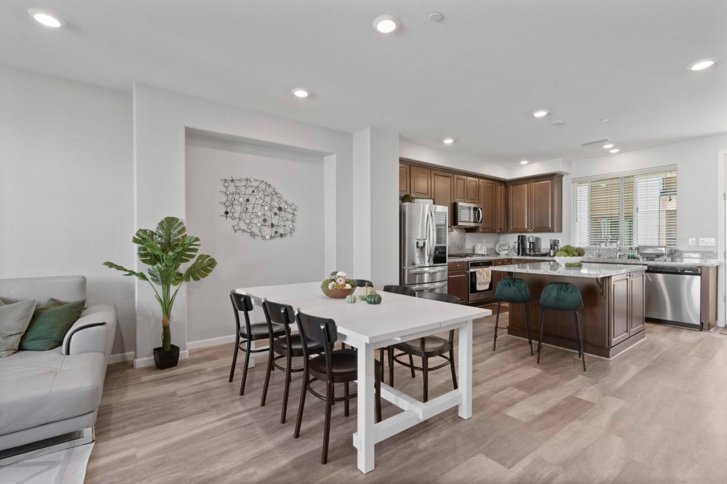 Neighborhood Neighborhood-110