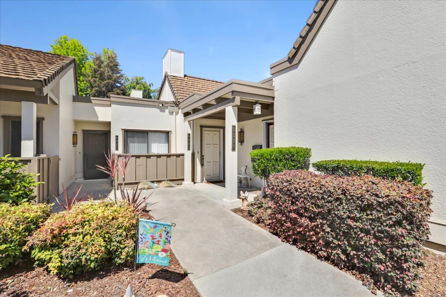 Neighborhood Neighborhood-117