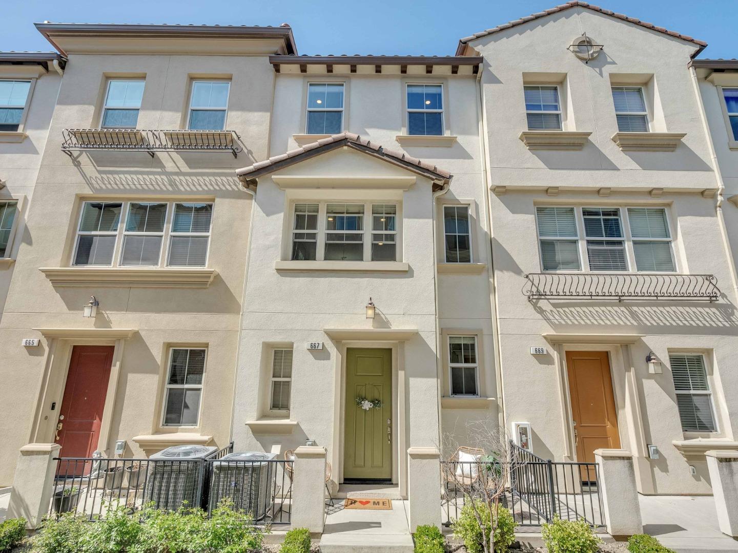 Neighborhood Neighborhood-40